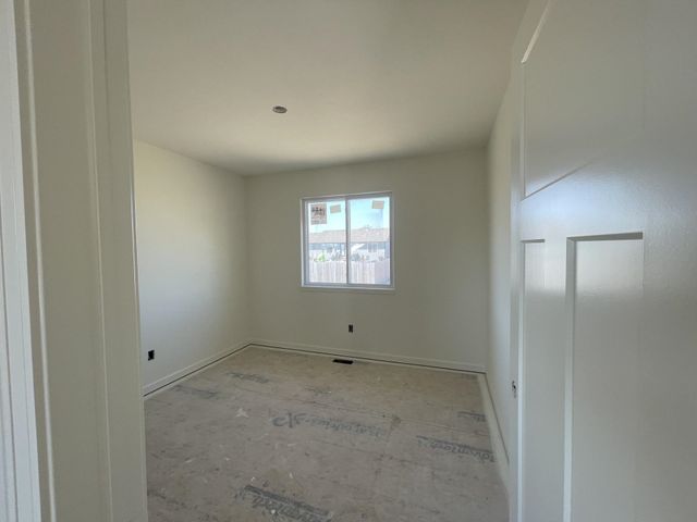 1611 E Arrowhead St, Andover, KS 67002
