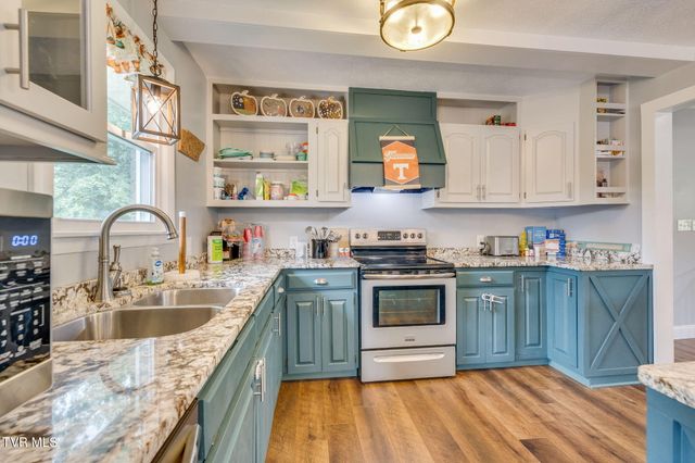 236 Keystone Drive, Blountville, TN 37617