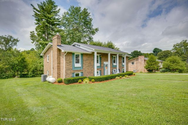 236 Keystone Drive, Blountville, TN 37617