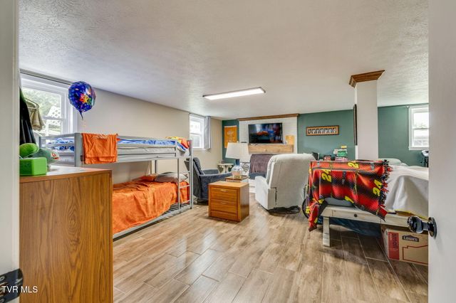 236 Keystone Drive, Blountville, TN 37617