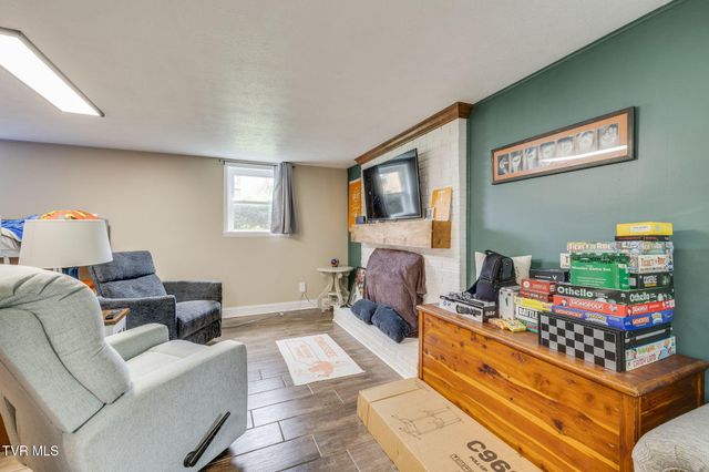 236 Keystone Drive, Blountville, TN 37617