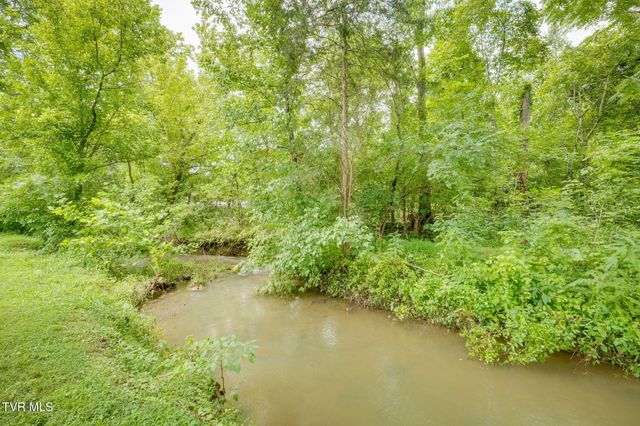 236 Keystone Drive, Blountville, TN 37617