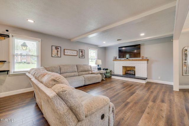 236 Keystone Drive, Blountville, TN 37617