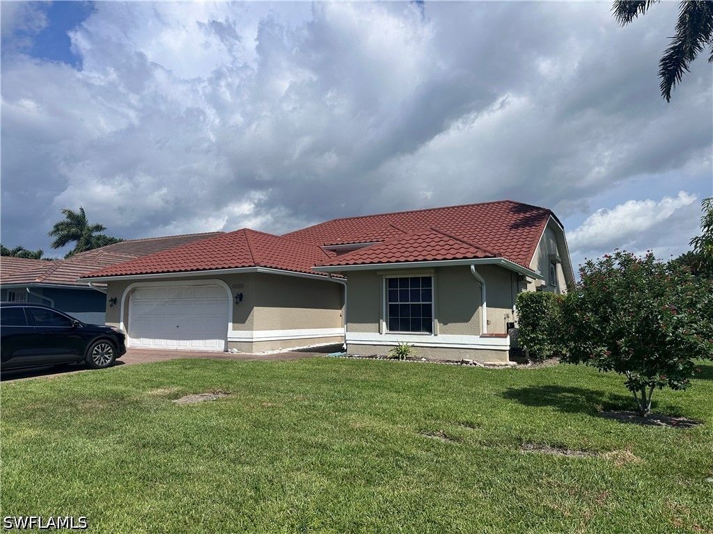 6630 Middlesex PL, Naples, FL 34104