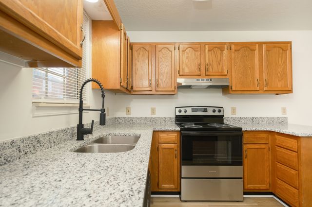 587 Baker Rd, Martin, TN 38237