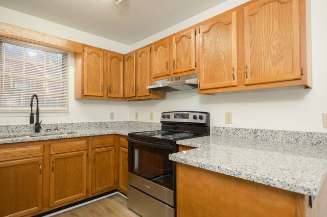 587 Baker Rd, Martin, TN 38237