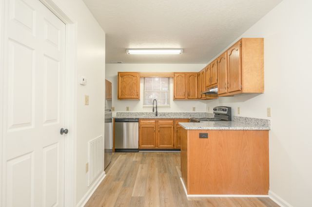 587 Baker Rd, Martin, TN 38237