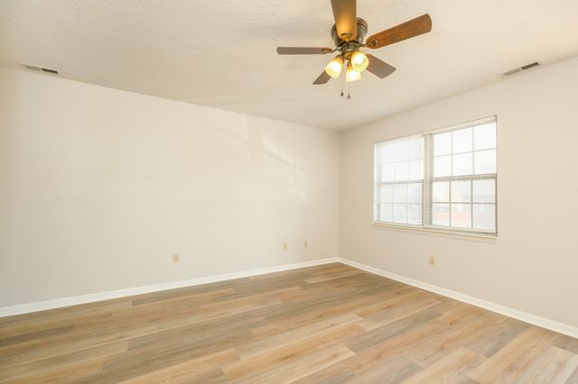 587 Baker Rd, Martin, TN 38237