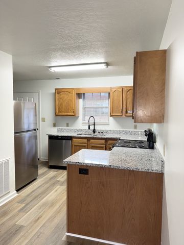 587 Baker Rd, Martin, TN 38237