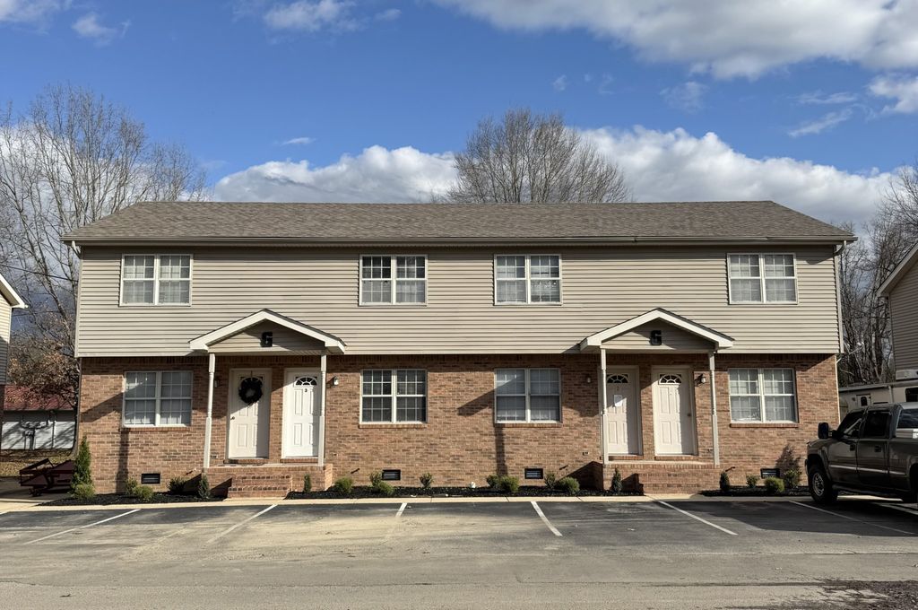 587 Baker Rd, Martin, TN 38237