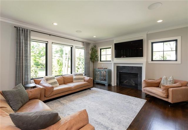7404 Fontana Street, Prairie Village, KS 66208