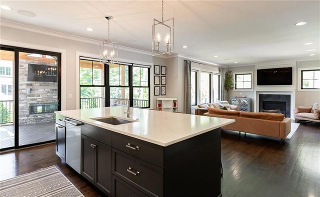 7404 Fontana Street, Prairie Village, KS 66208