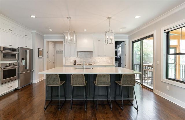 7404 Fontana Street, Prairie Village, KS 66208