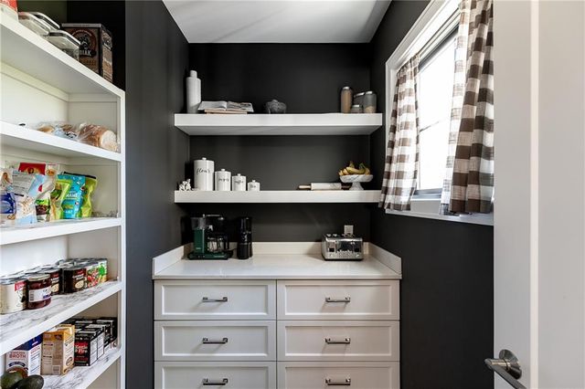 7404 Fontana Street, Prairie Village, KS 66208