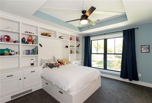 7404 Fontana Street, Prairie Village, KS 66208