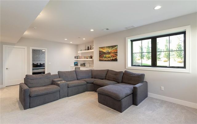 7404 Fontana Street, Prairie Village, KS 66208