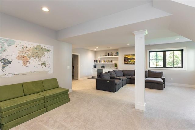 7404 Fontana Street, Prairie Village, KS 66208