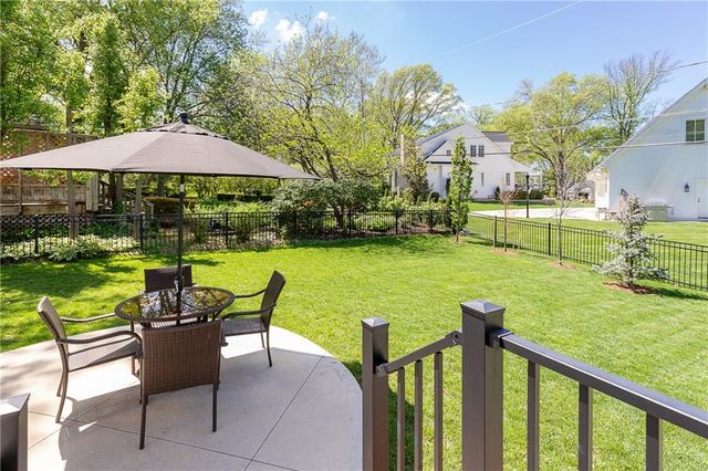 7404 Fontana Street, Prairie Village, KS 66208