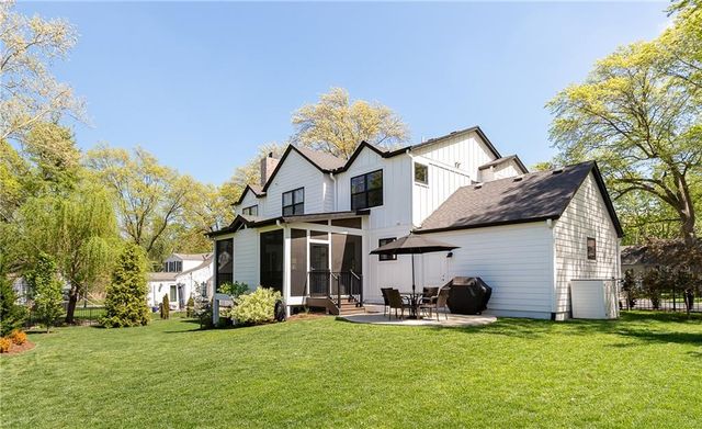 7404 Fontana Street, Prairie Village, KS 66208