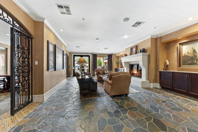 8616 Turtle Creek Boulevard 412, Dallas, TX 75225