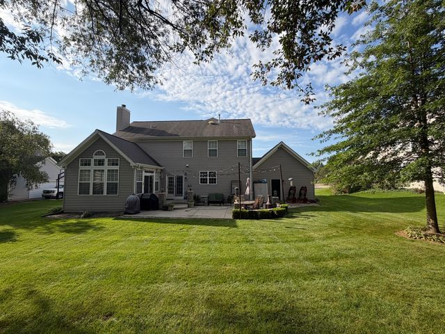 1068 Fox Path, West Dundee, IL 60118