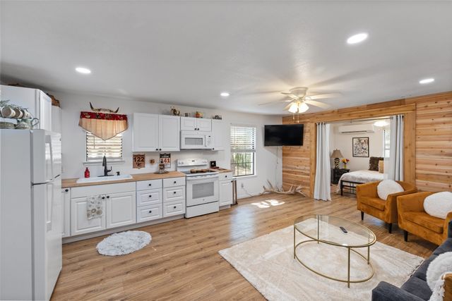 19901 S Highway 281, Lipan, TX 76462