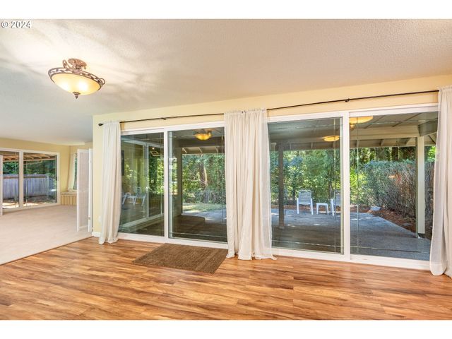 804 Ne 174TH Ave, Portland, OR 97230