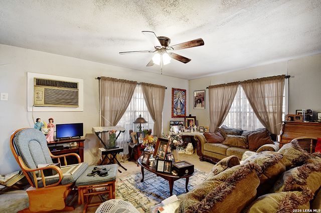 2740 Churchill, Converse, TX 78109