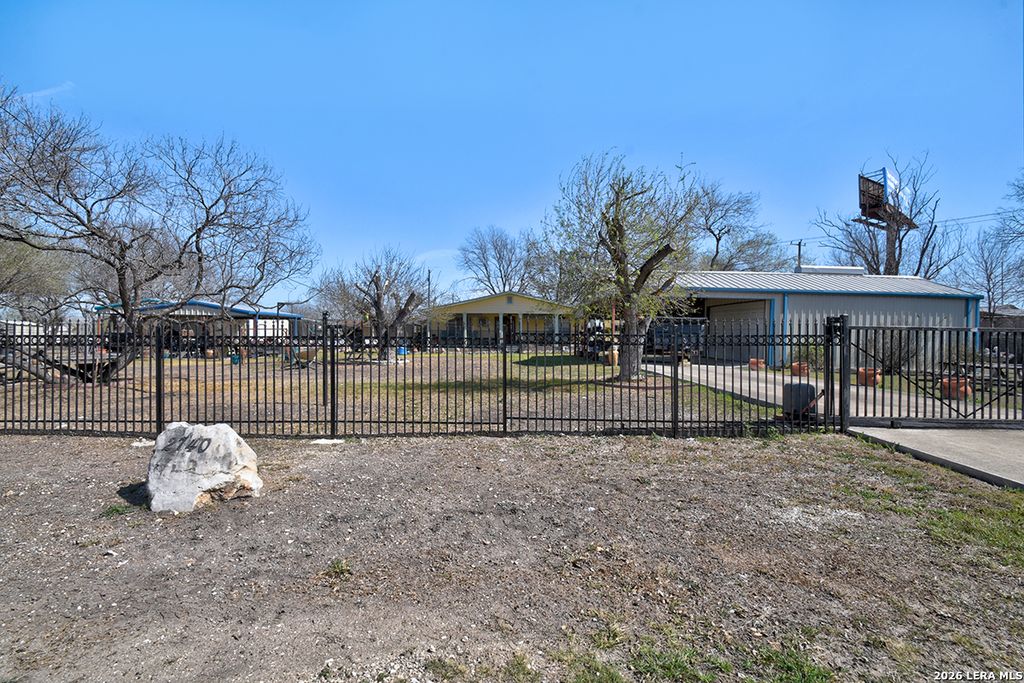 2740 Churchill, Converse, TX 78109