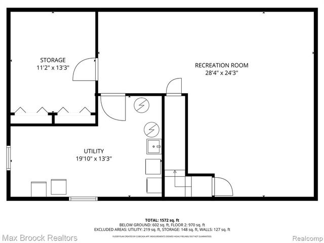 38903 Country Circle, Farmington Hills, MI 48331