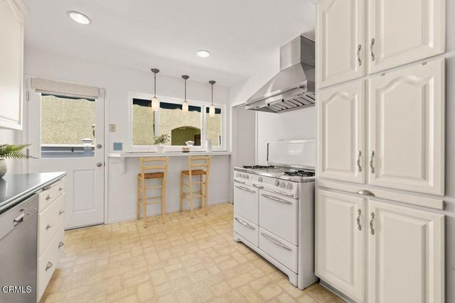 1046 Driftwood Lane, Ventura, CA 93001