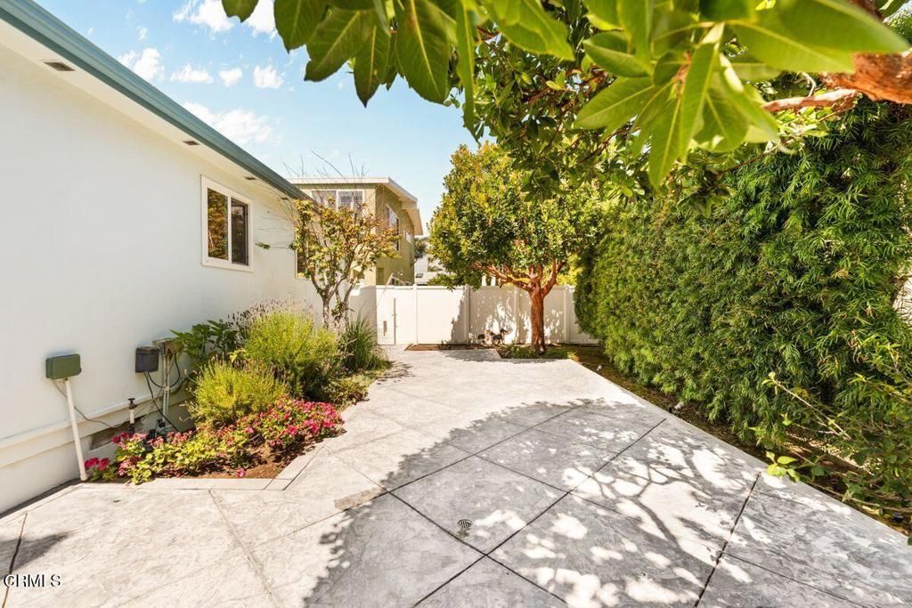 Image 34 of property listing at 1046 Driftwood Lane, Ventura, CA 93001