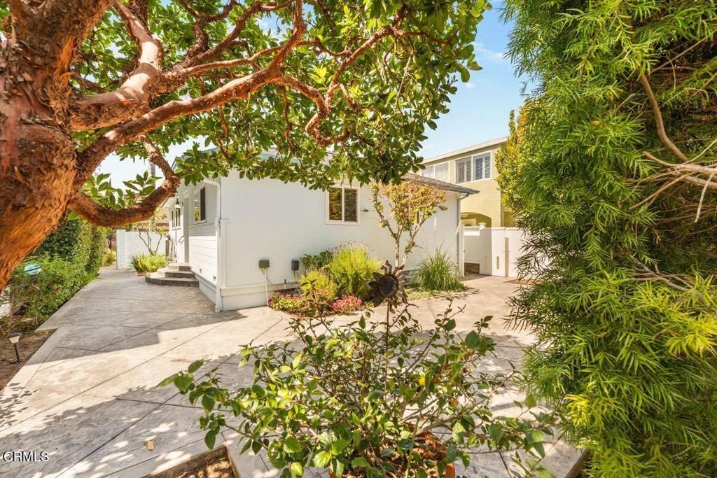 Image 35 of property listing at 1046 Driftwood Lane, Ventura, CA 93001