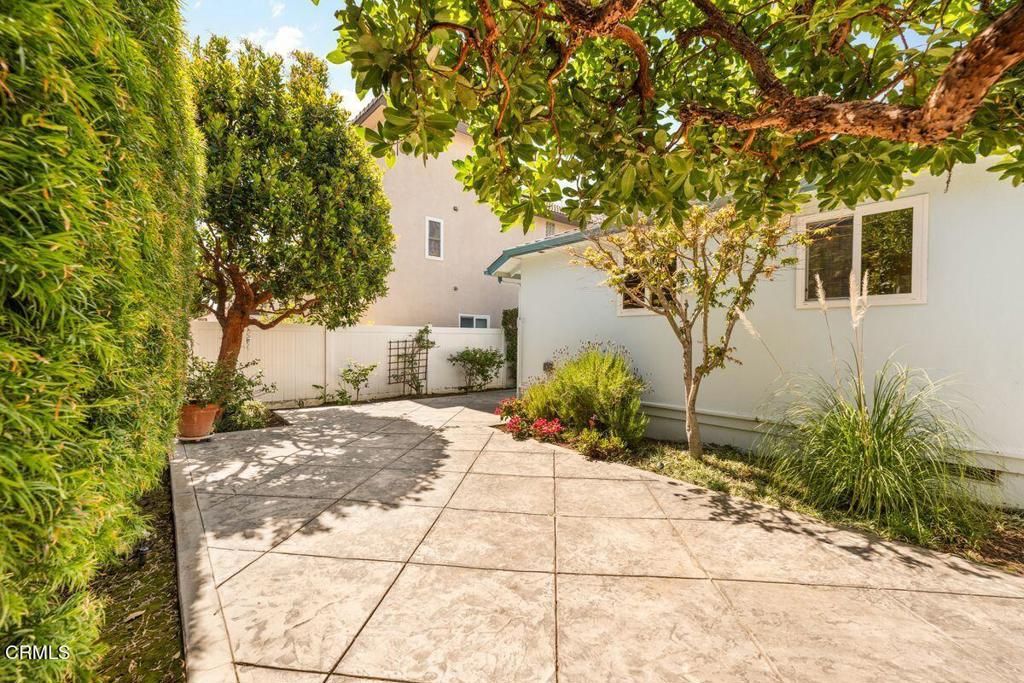 Image 37 of property listing at 1046 Driftwood Lane, Ventura, CA 93001