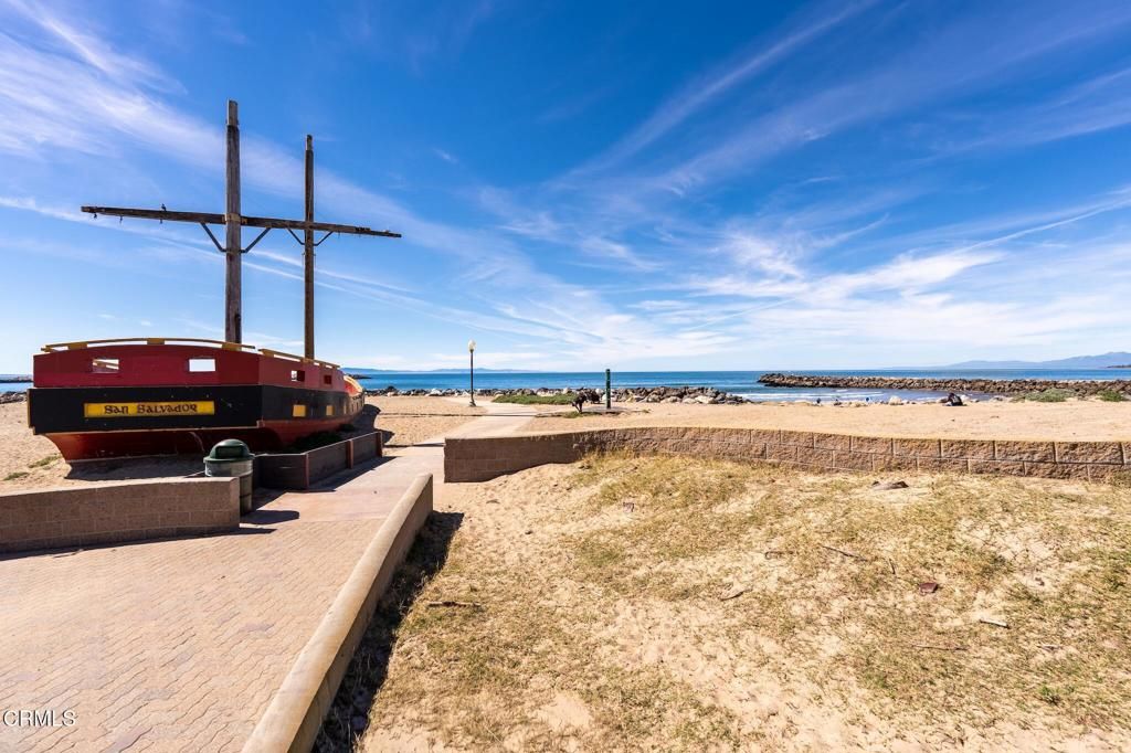 Image 45 of property listing at 1046 Driftwood Lane, Ventura, CA 93001