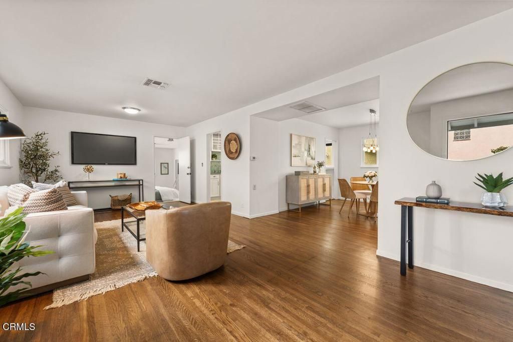 Image 6 of property listing at 1046 Driftwood Lane, Ventura, CA 93001