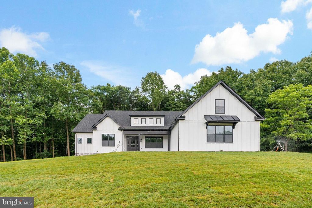119 PISCATAWAY LN, Hedgesville, WV 25427