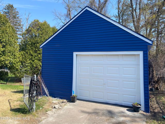 483 Bradford Road, Schenectady, NY 12304