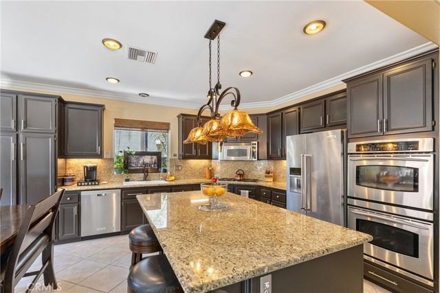 17059 Noble View, Riverside, CA 92503