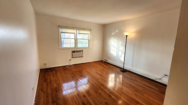 2331 Ogden Avenue 10, Downers Grove, IL 60515