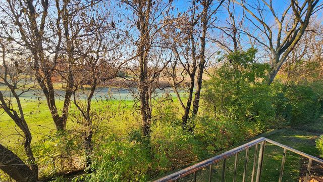 2331 Ogden Avenue 10, Downers Grove, IL 60515