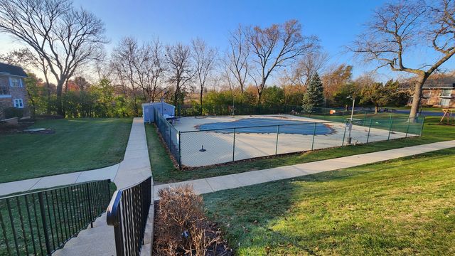 2331 Ogden Avenue 10, Downers Grove, IL 60515