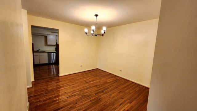 2331 Ogden Avenue 10, Downers Grove, IL 60515