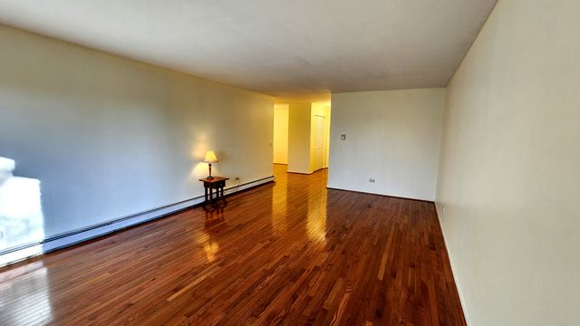 2331 Ogden Avenue 10, Downers Grove, IL 60515