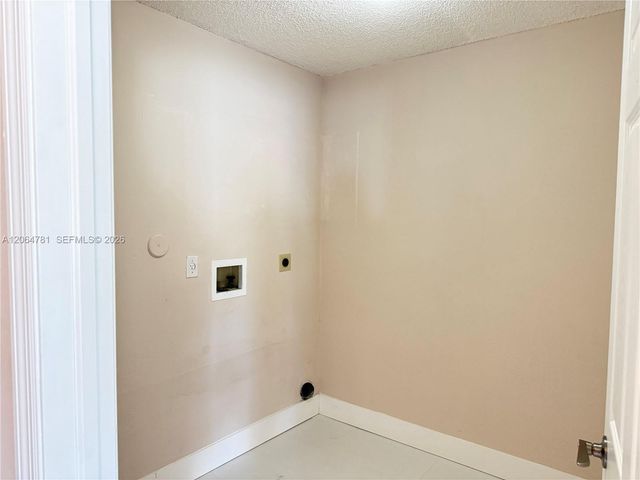 18414 NW 9th St, Pembroke Pines, FL 33029