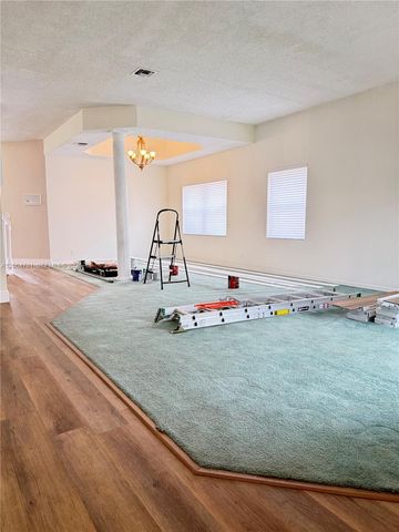 18414 NW 9th St, Pembroke Pines, FL 33029