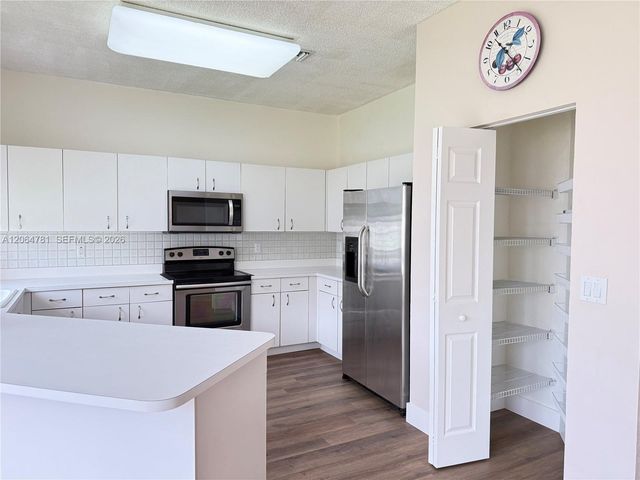 18414 NW 9th St, Pembroke Pines, FL 33029