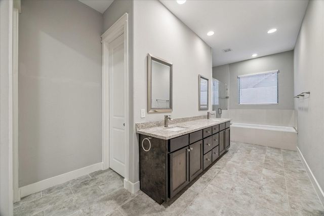 608 W 28th Street B, Houston, TX 77008