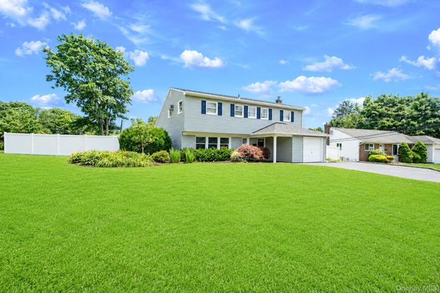 1 Blue Spruce Lane, Commack, NY 11725