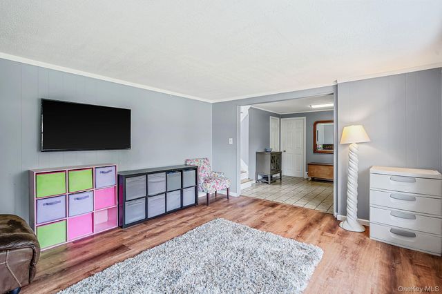 1 Blue Spruce Lane, Commack, NY 11725